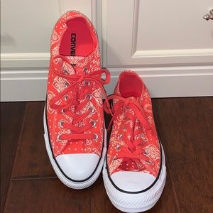 Red pattern converse